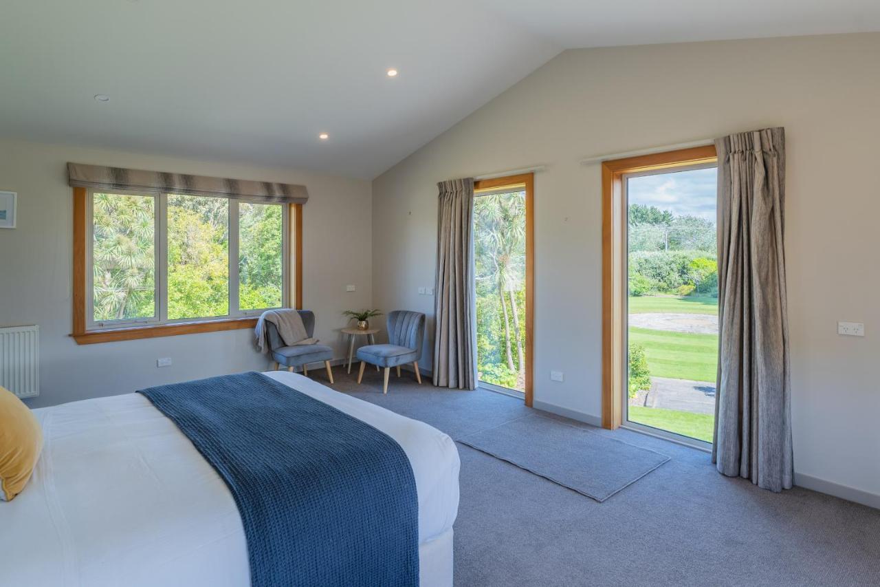 Anam Cara Gardens Luxury Villa Private Bedrooms And Ensuite Bathrooms Sleeps 9 Otaki Esterno foto
