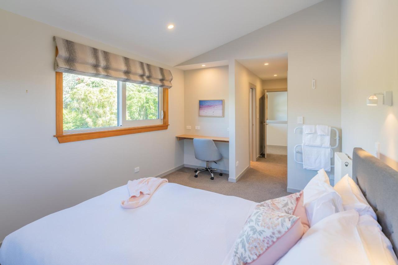 Anam Cara Gardens Luxury Villa Private Bedrooms And Ensuite Bathrooms Sleeps 9 Otaki Esterno foto