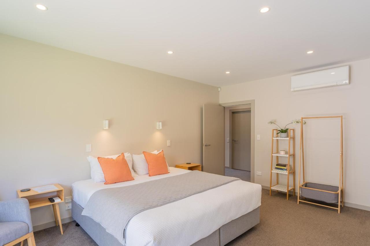 Anam Cara Gardens Luxury Villa Private Bedrooms And Ensuite Bathrooms Sleeps 9 Otaki Esterno foto