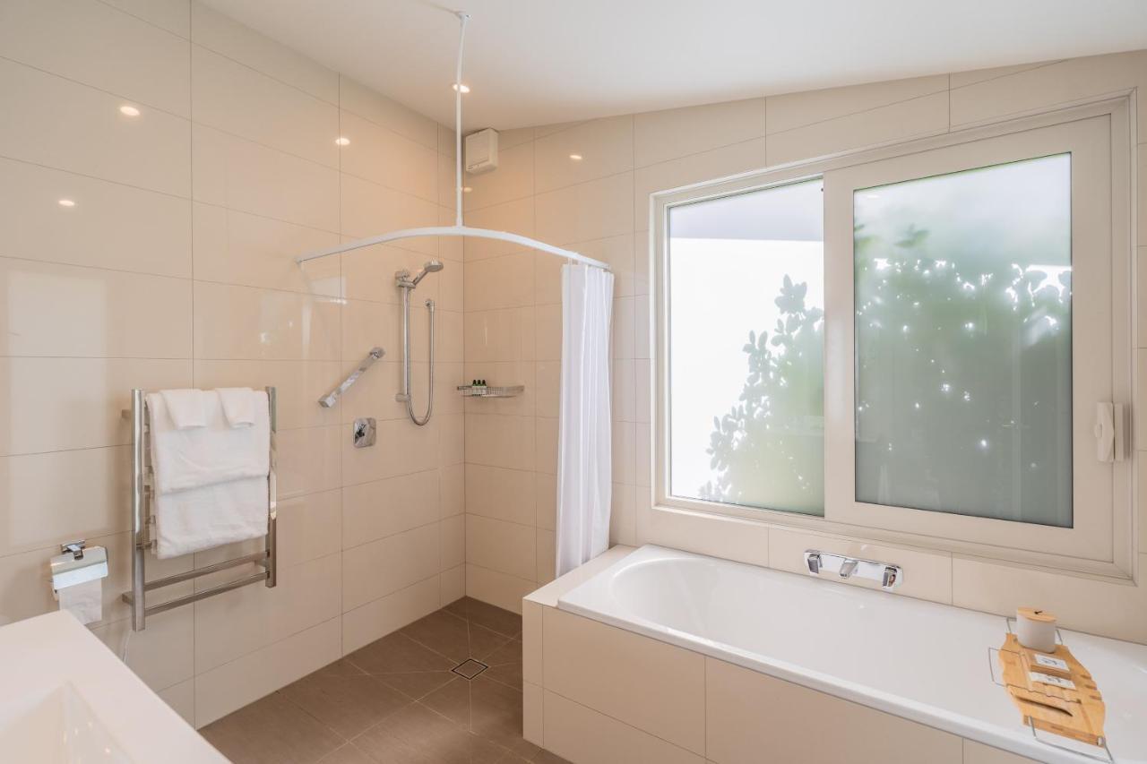 Anam Cara Gardens Luxury Villa Private Bedrooms And Ensuite Bathrooms Sleeps 9 Otaki Esterno foto