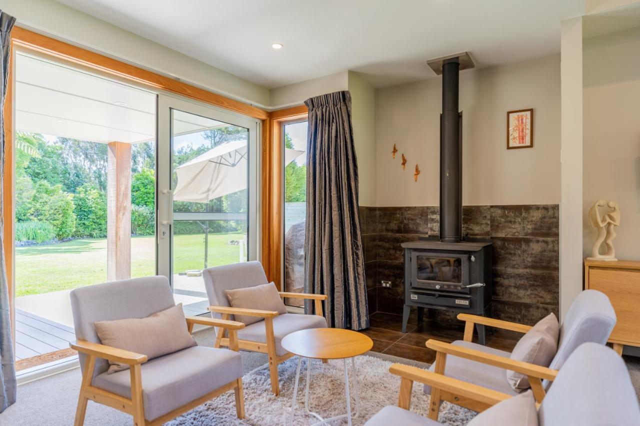 Anam Cara Gardens Luxury Villa Private Bedrooms And Ensuite Bathrooms Sleeps 9 Otaki Esterno foto