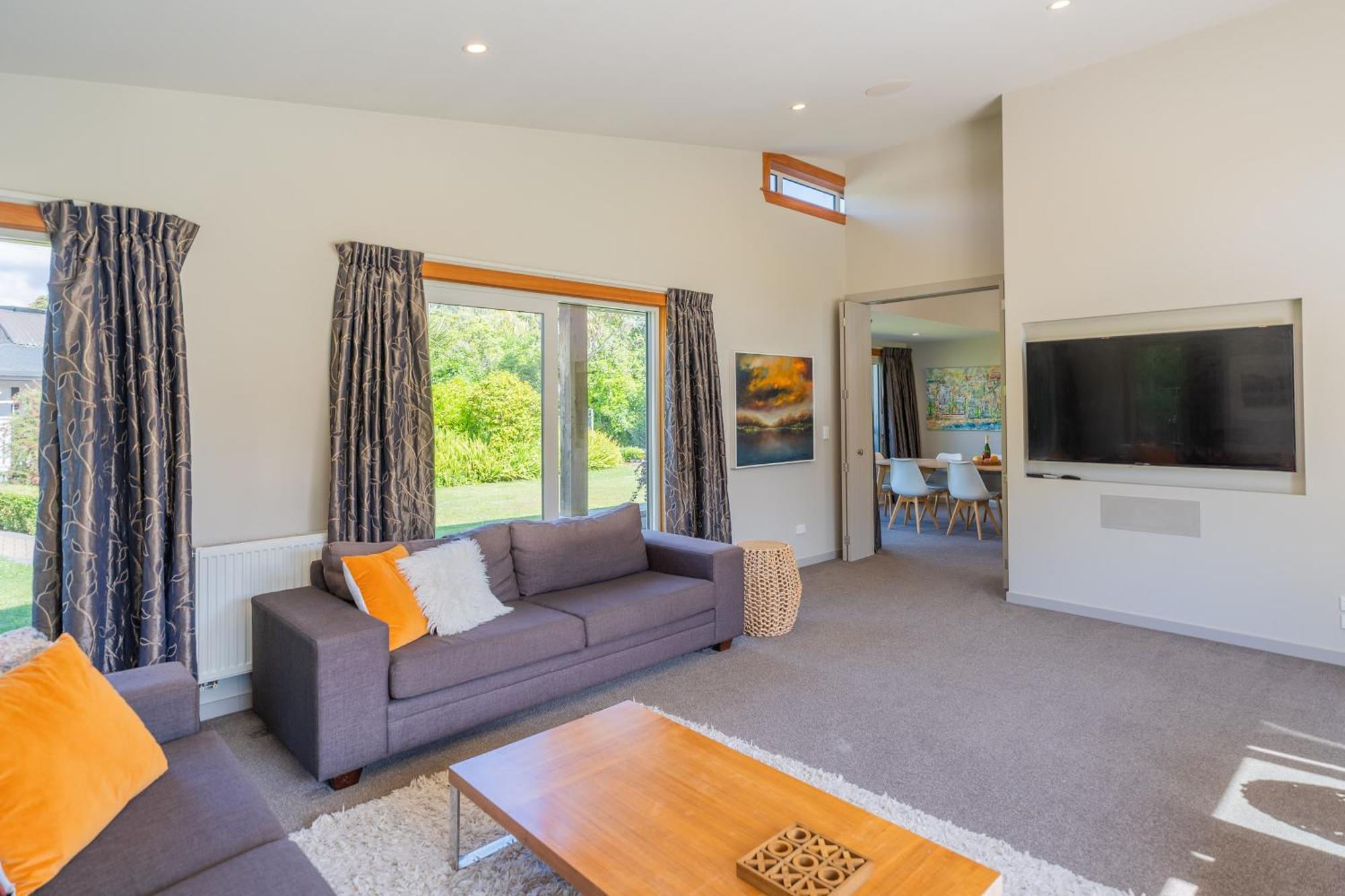 Anam Cara Gardens Luxury Villa Private Bedrooms And Ensuite Bathrooms Sleeps 9 Otaki Esterno foto