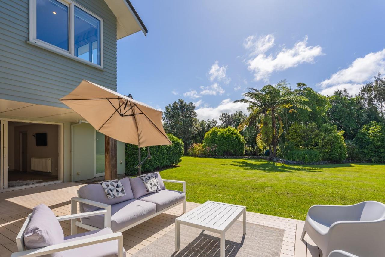 Anam Cara Gardens Luxury Villa Private Bedrooms And Ensuite Bathrooms Sleeps 9 Otaki Esterno foto